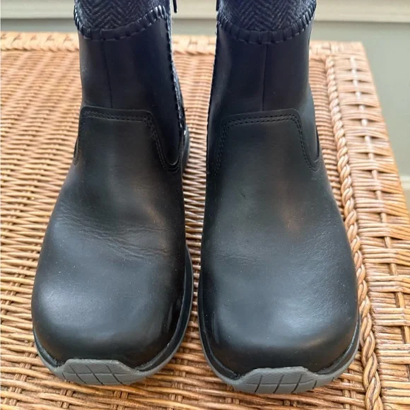 Black Ankle Boots for Women - Picture 3 of 5